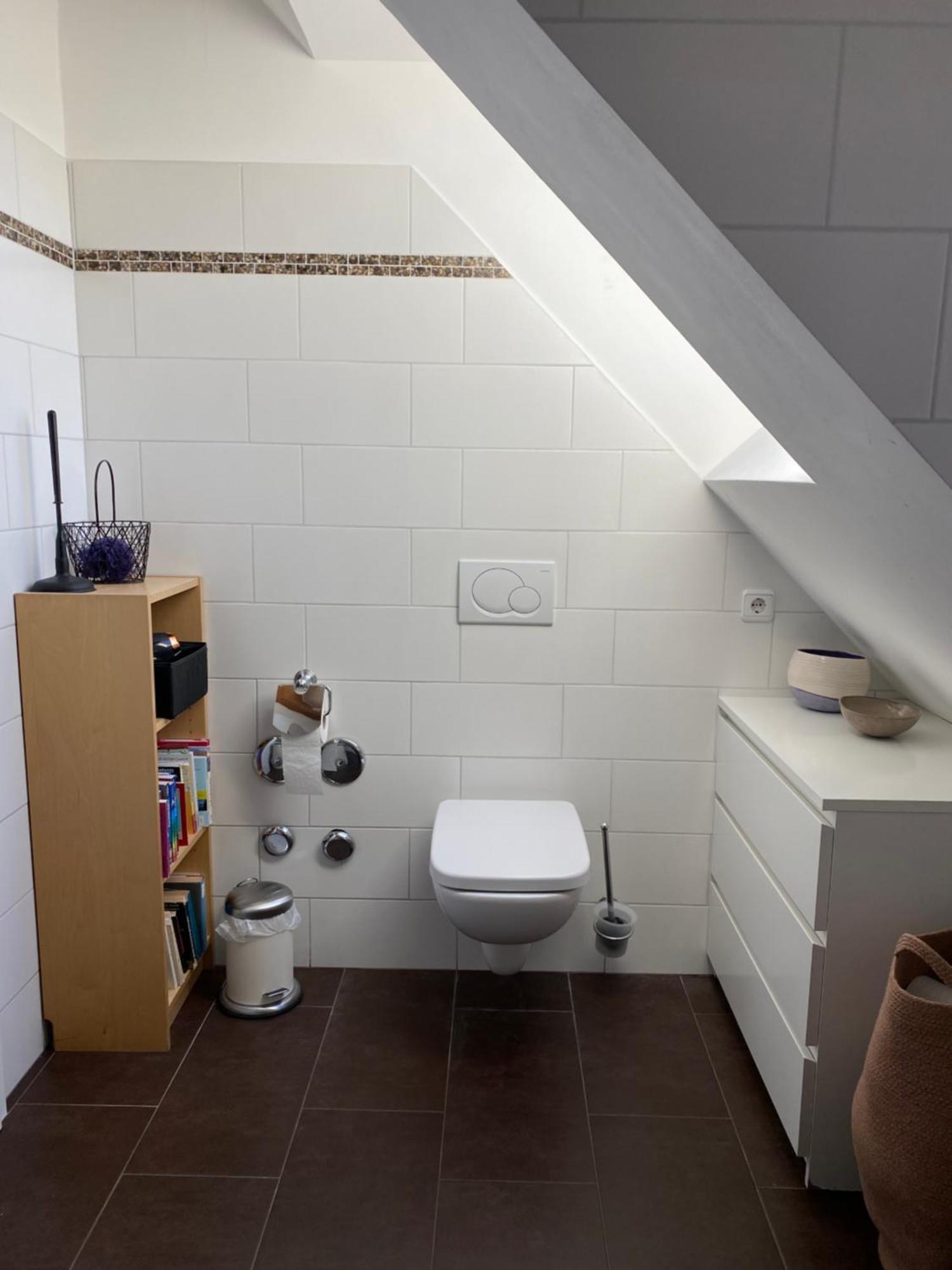 Helle Und Ruhige Dachgeschosswohnung München