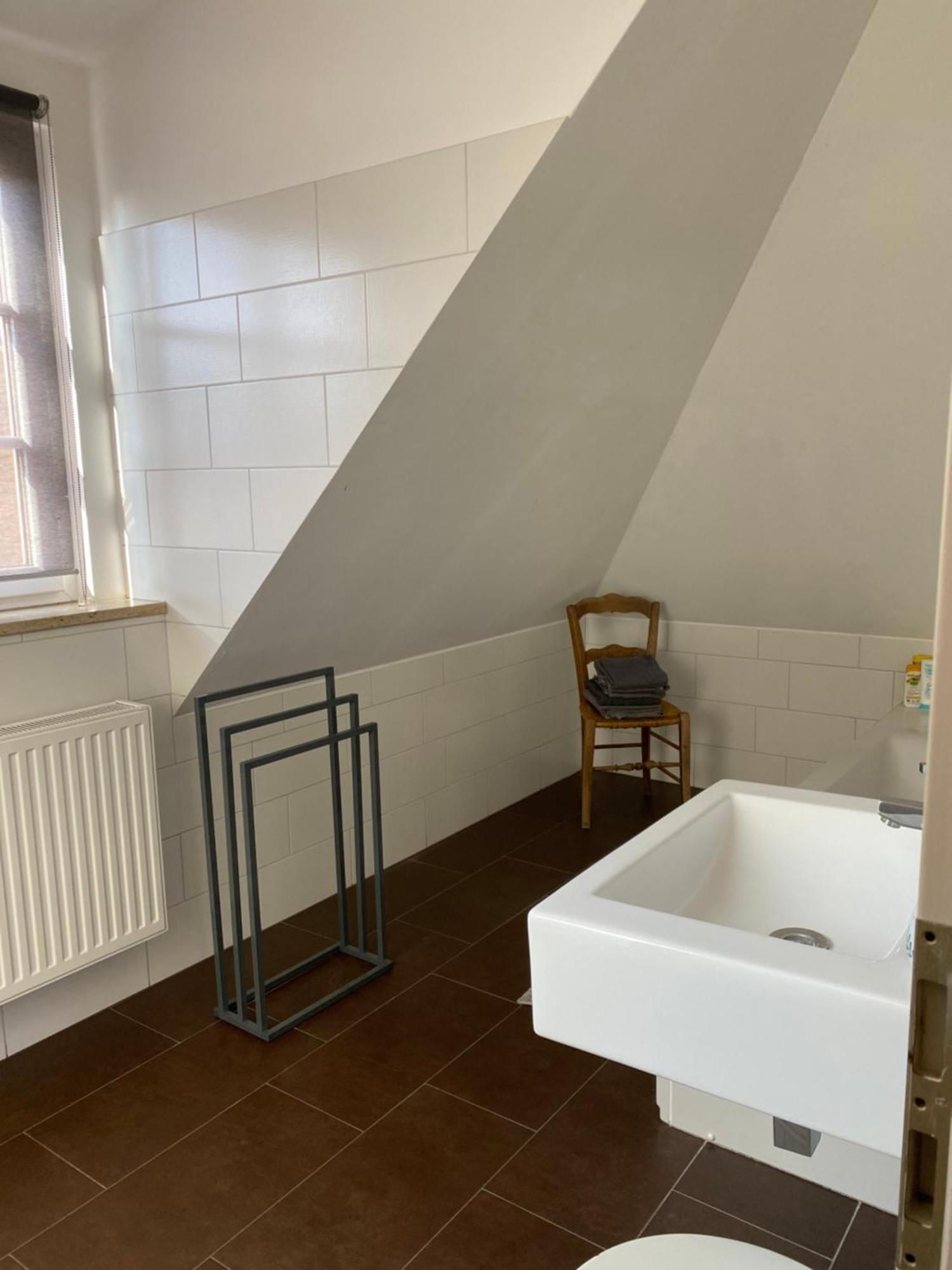 Helle Und Ruhige Dachgeschosswohnung * München